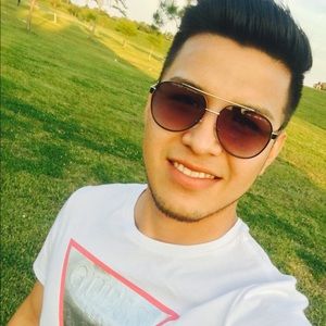 Meet your Posher, Axel